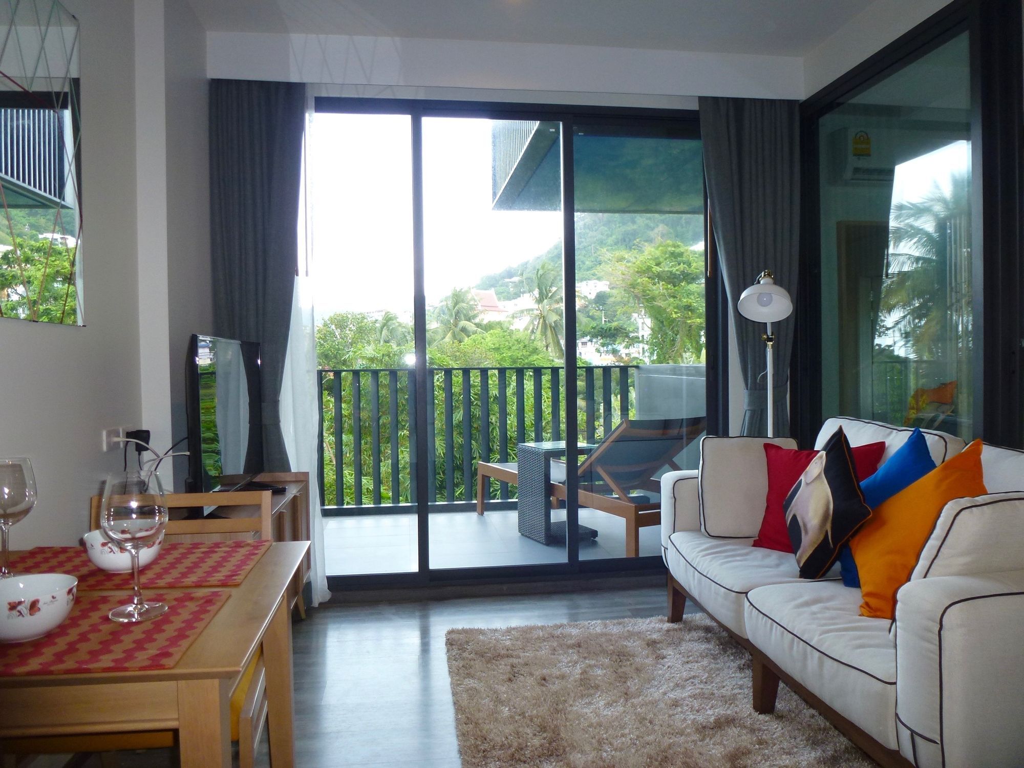 The Deck Hotel Patong