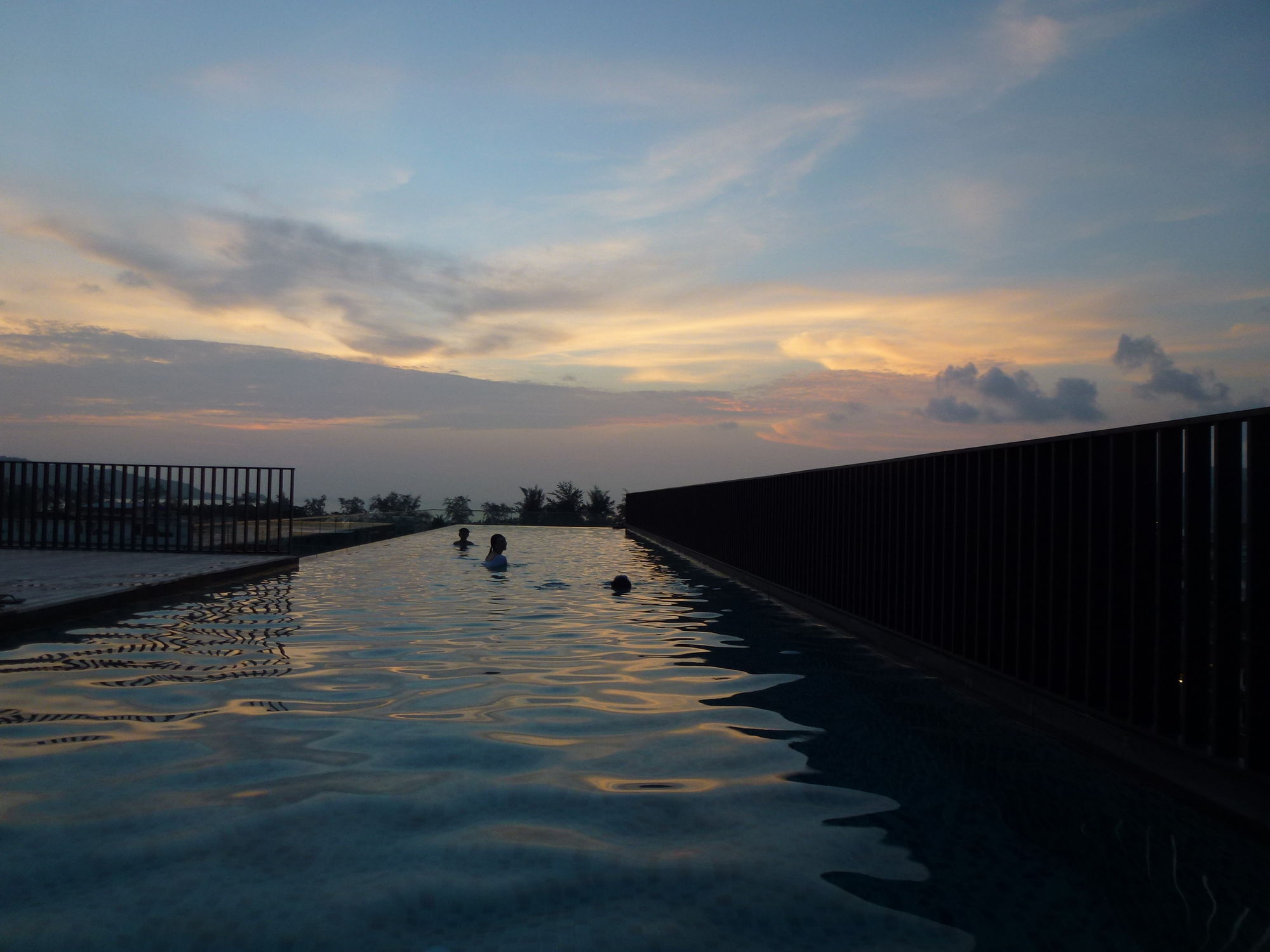 The Deck Hotel 3*