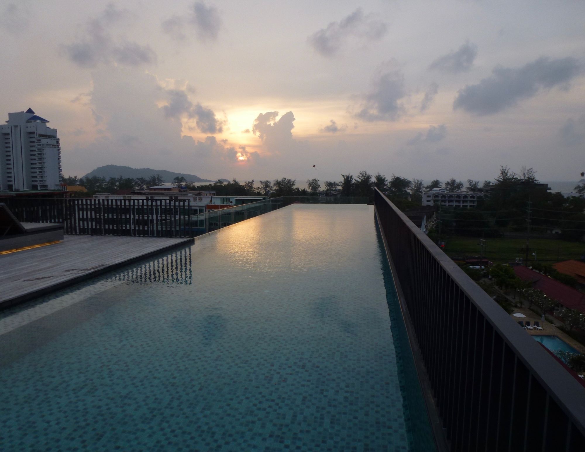 The Deck Hotel 3*